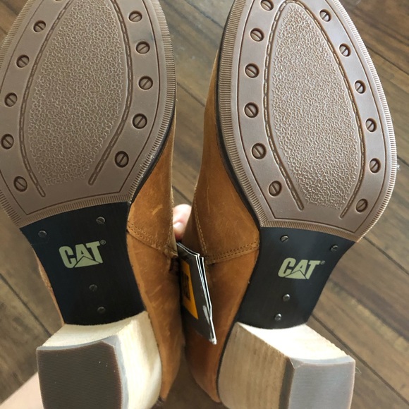 NWT! CAT Tan Suede Ankle Booties - Picture 4 of 4